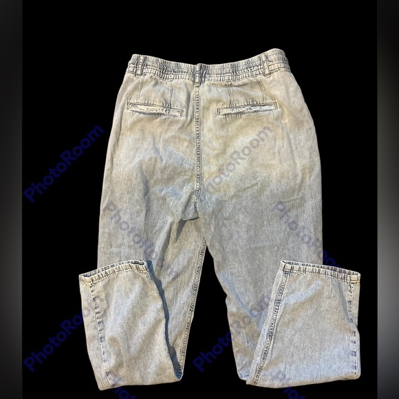 WE THE FREE size S elastic waist, rope tie bleach washed jeans EUC Free … - Picture 2 of 8
